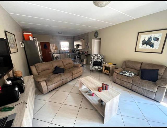 2 BEDROOM APARTMENT FOR SALE IN FARRARMERE